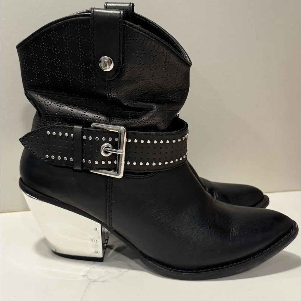 Dingo Backstage Leather Western Ankle Boot